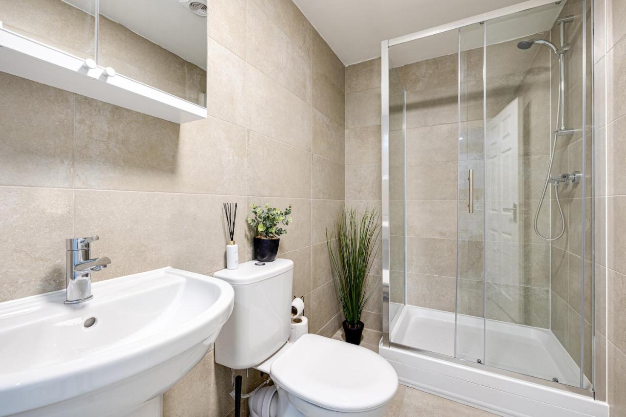 Cosy Modern Apt In Heart Of Stockport - Sleeps 4 Apartamento Exterior foto